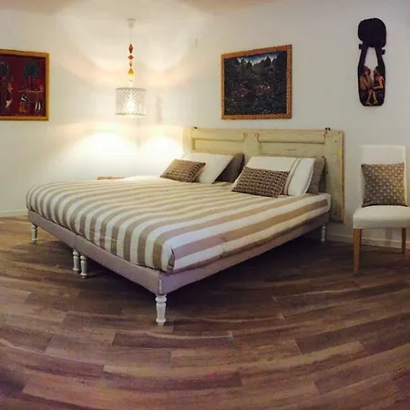 A Casa Di Esther Апартаменты *